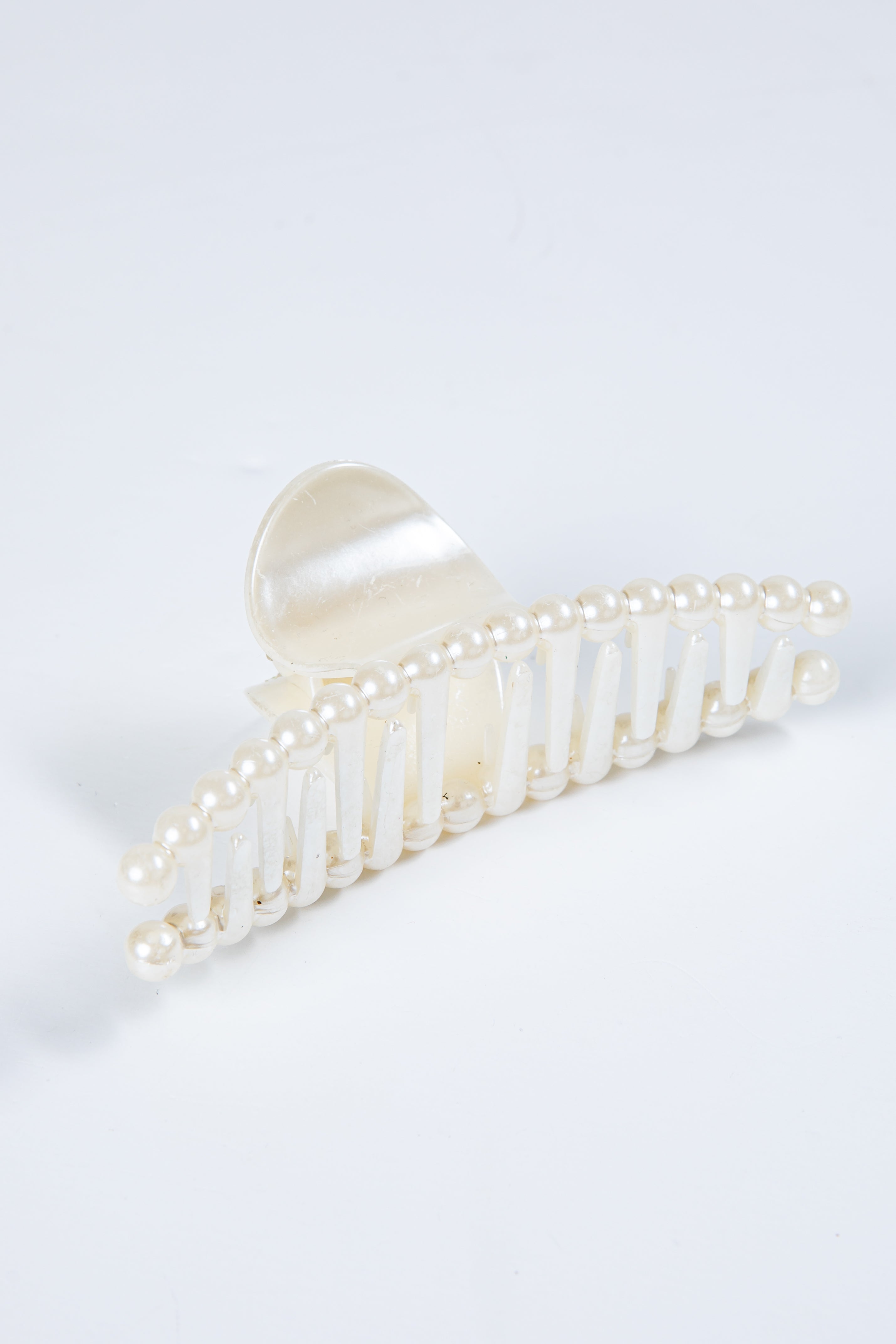 Beautiful Promise White Pearl Claw Hair Clip