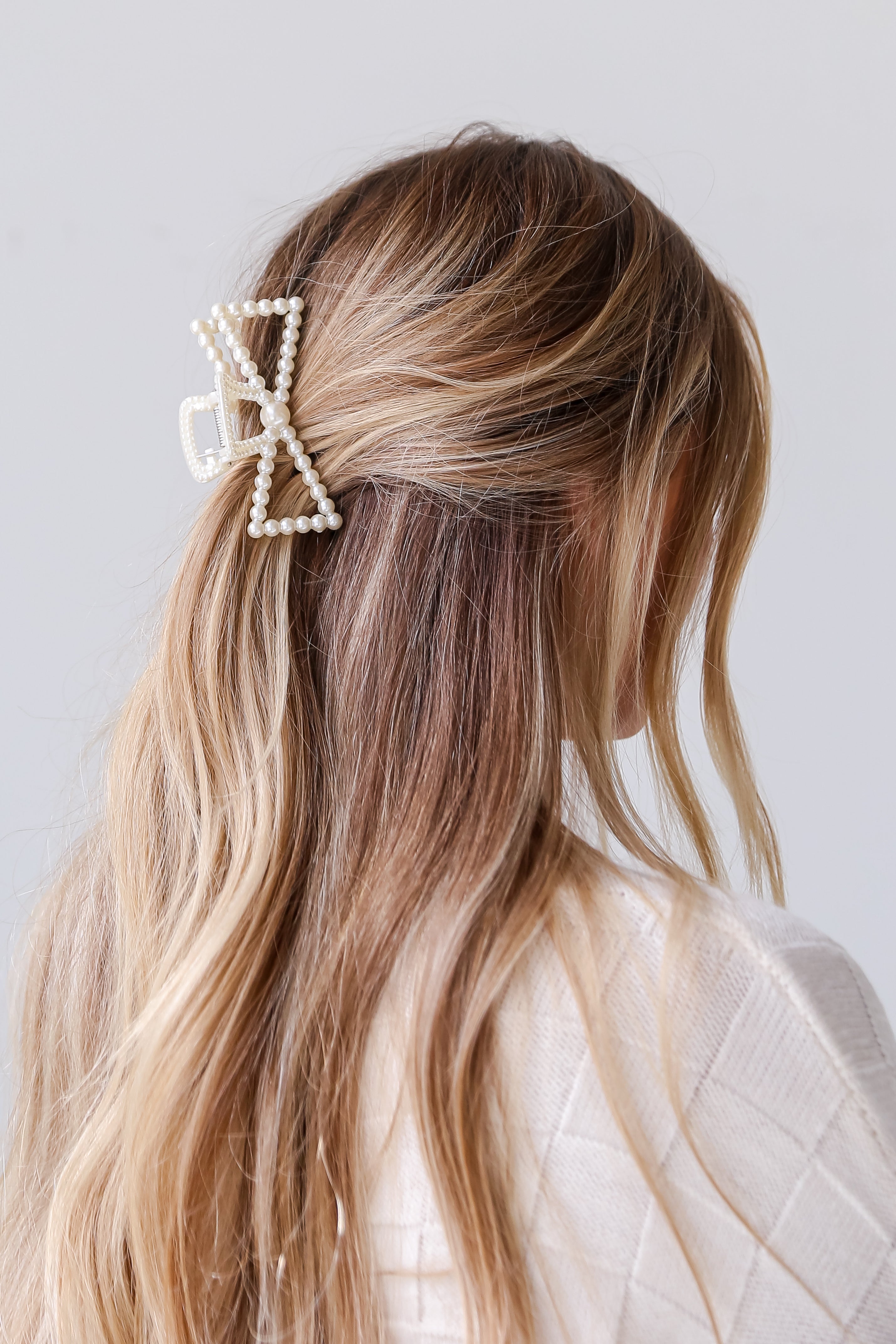 Julianna Pearl Bow Claw Hair Clip