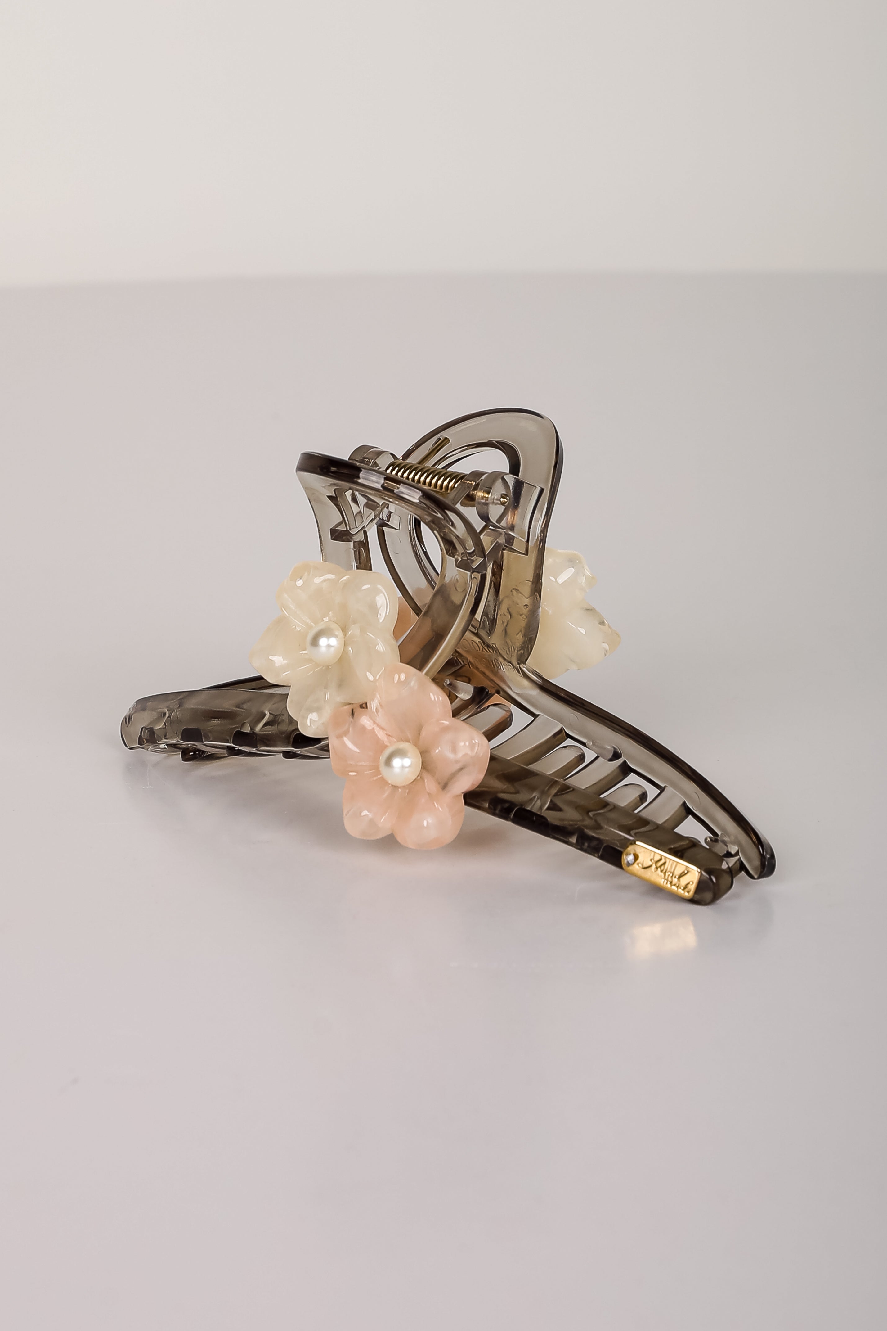 Shining Sweetheart Black Floral Claw Hair Clip