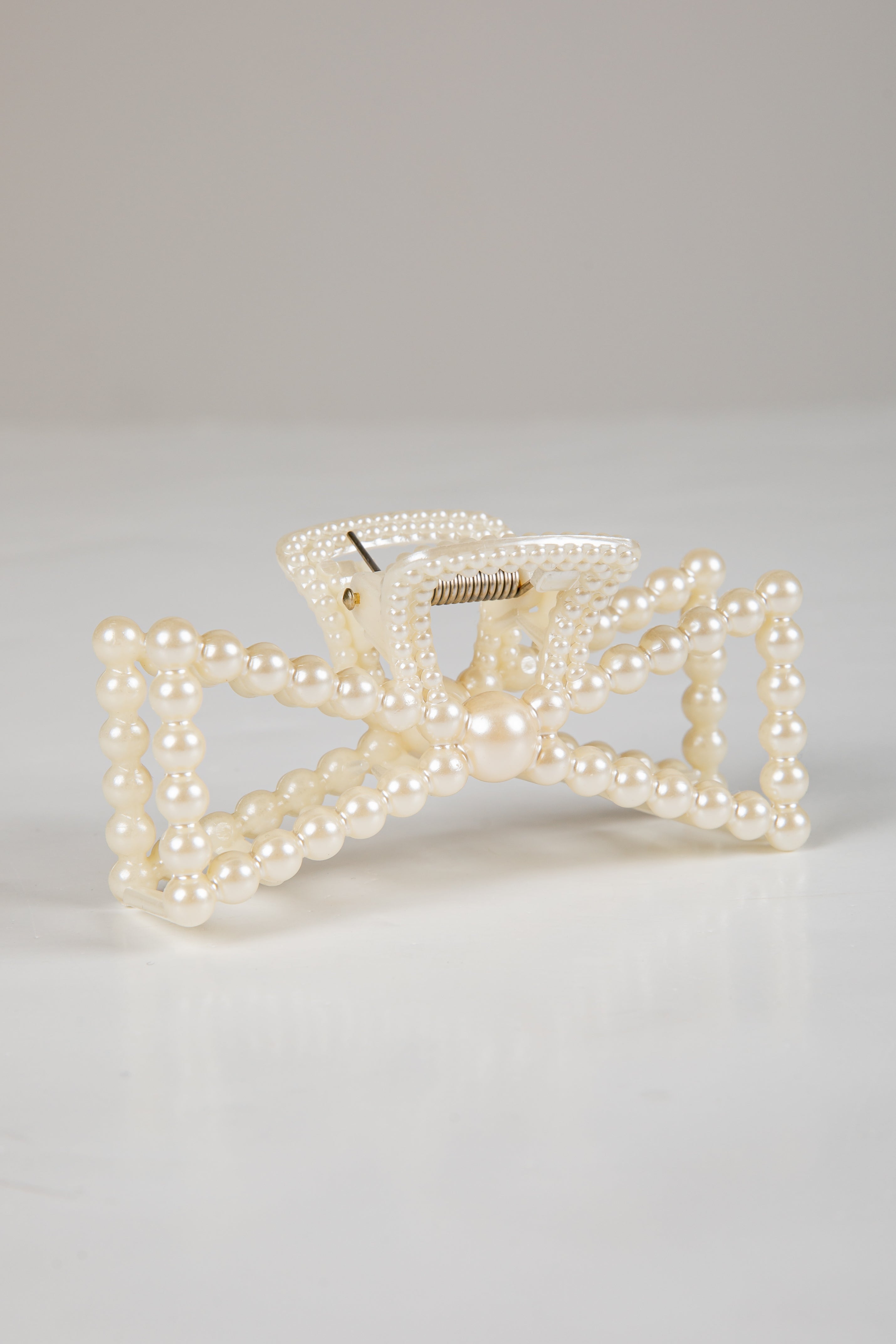 Julianna Pearl Bow Claw Hair Clip