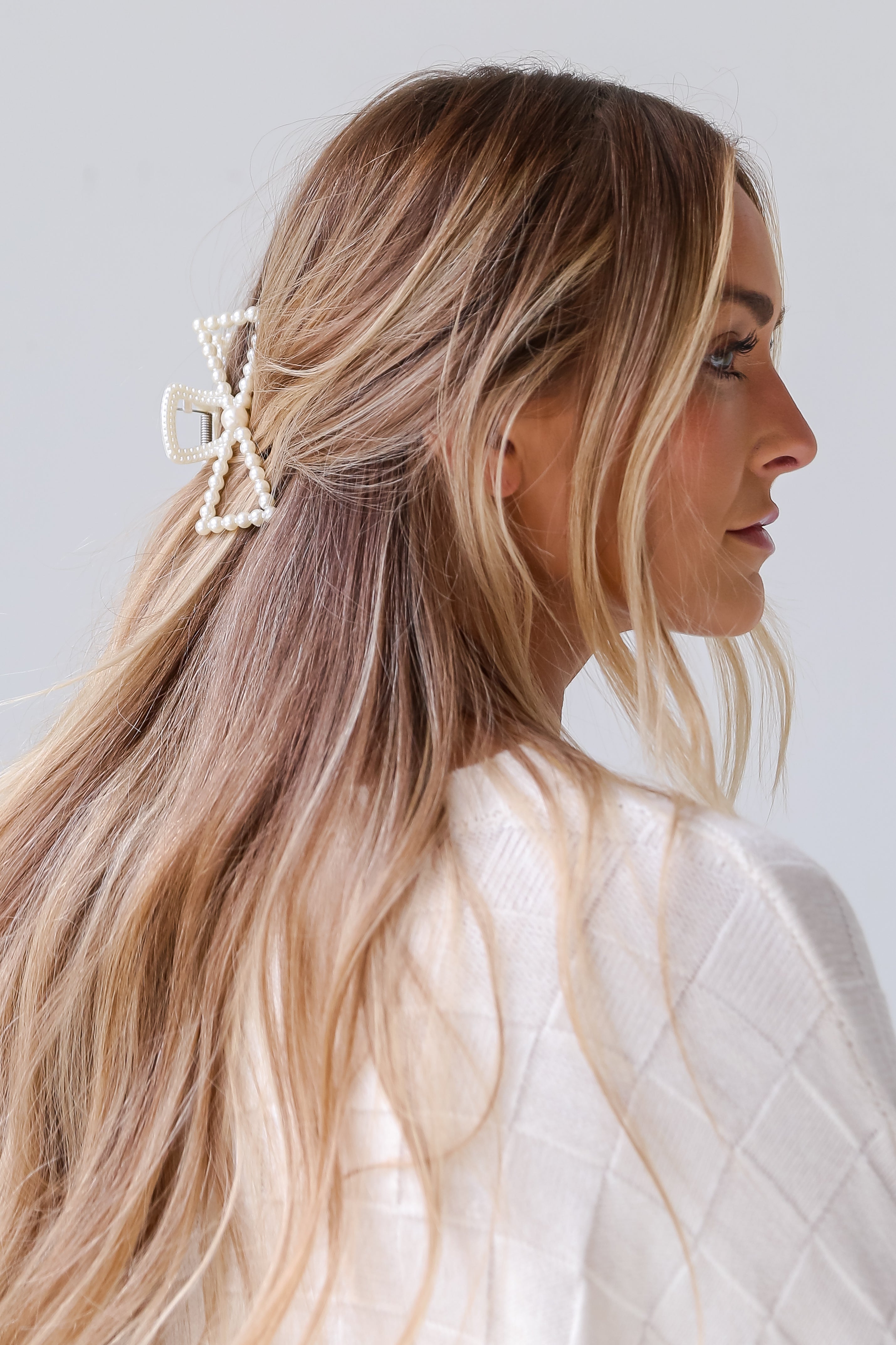 Julianna Pearl Bow Claw Hair Clip