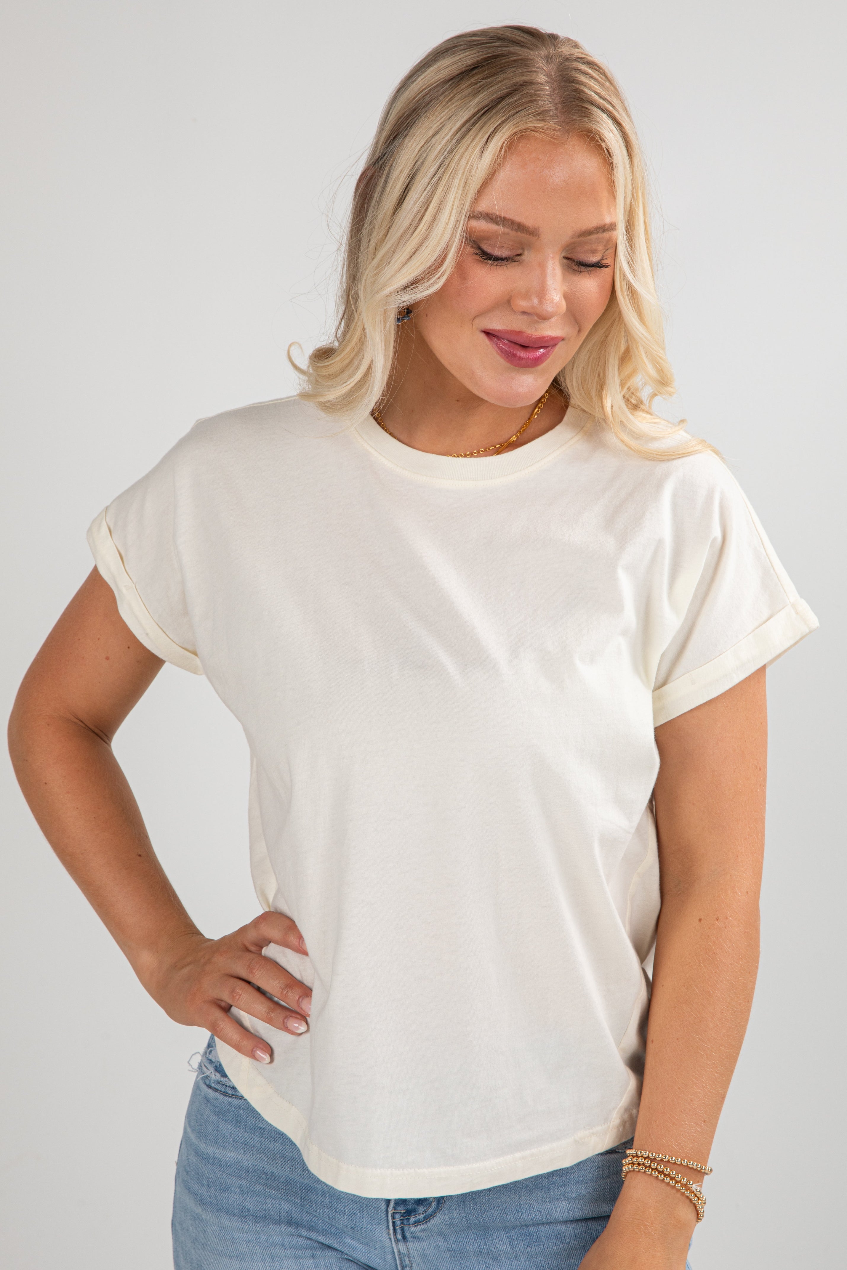 Delilah Everyday Off White Tee - DU DEAL