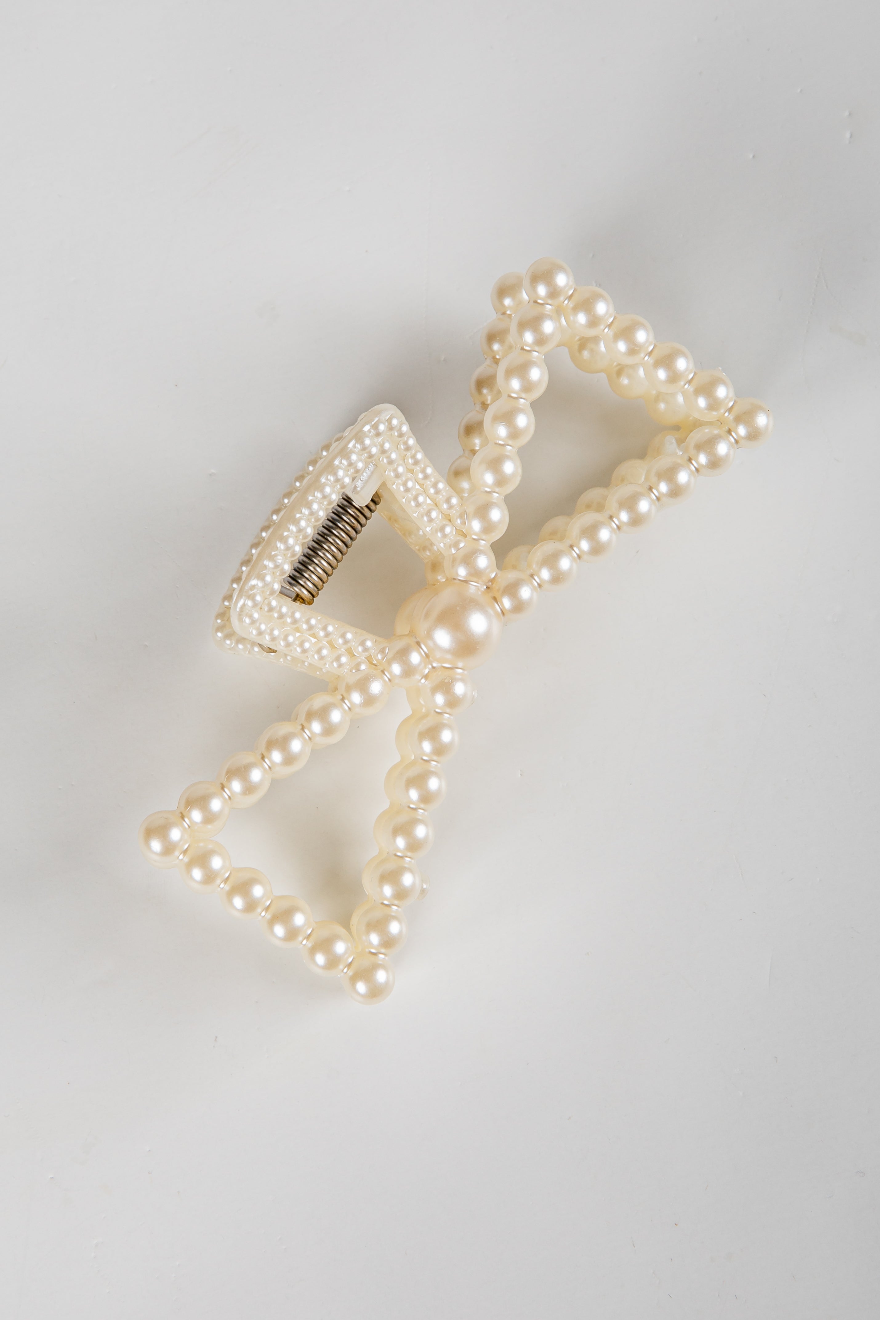 Julianna Pearl Bow Claw Hair Clip