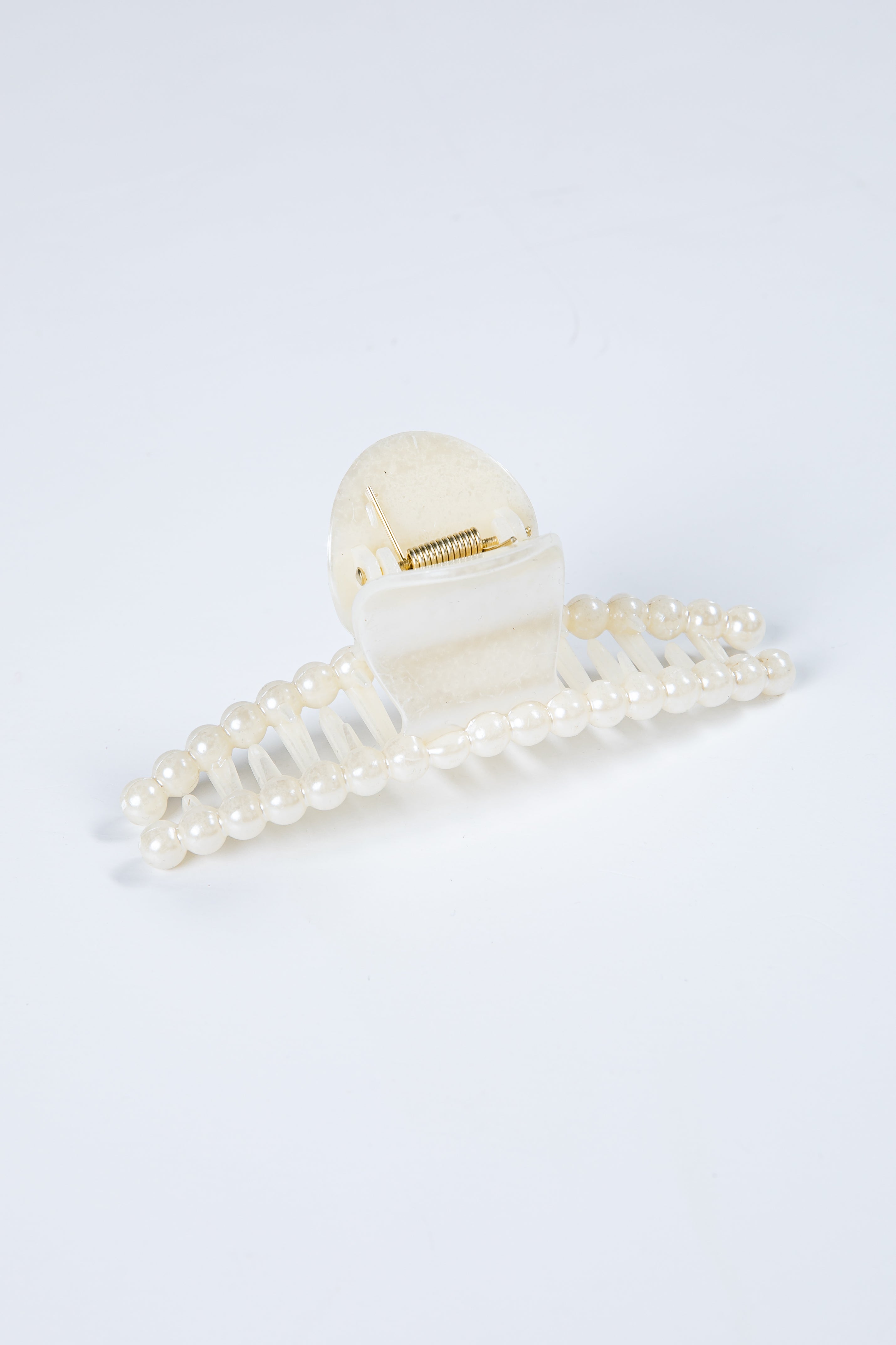Beautiful Promise White Pearl Claw Hair Clip