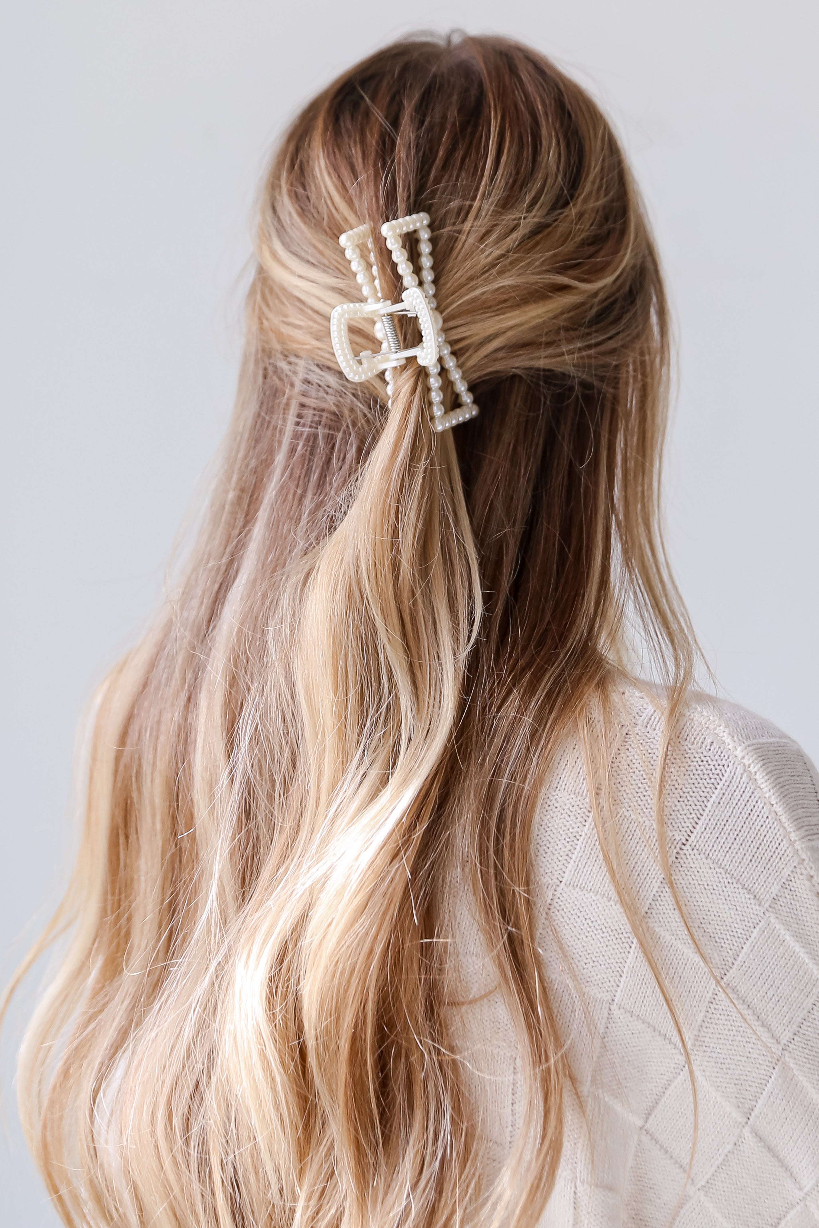 Julianna Pearl Bow Claw Hair Clip