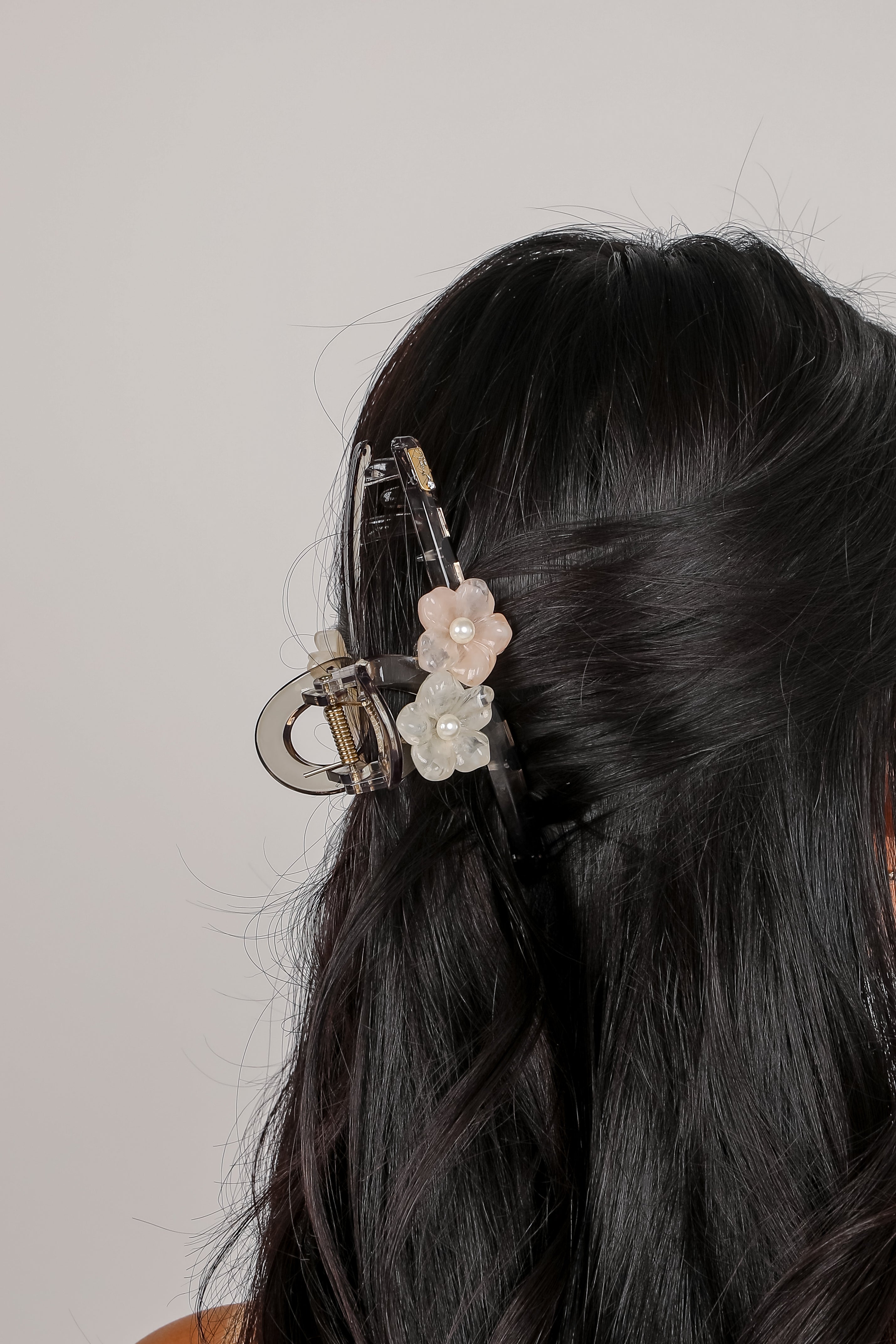 Shining Sweetheart Black Floral Claw Hair Clip