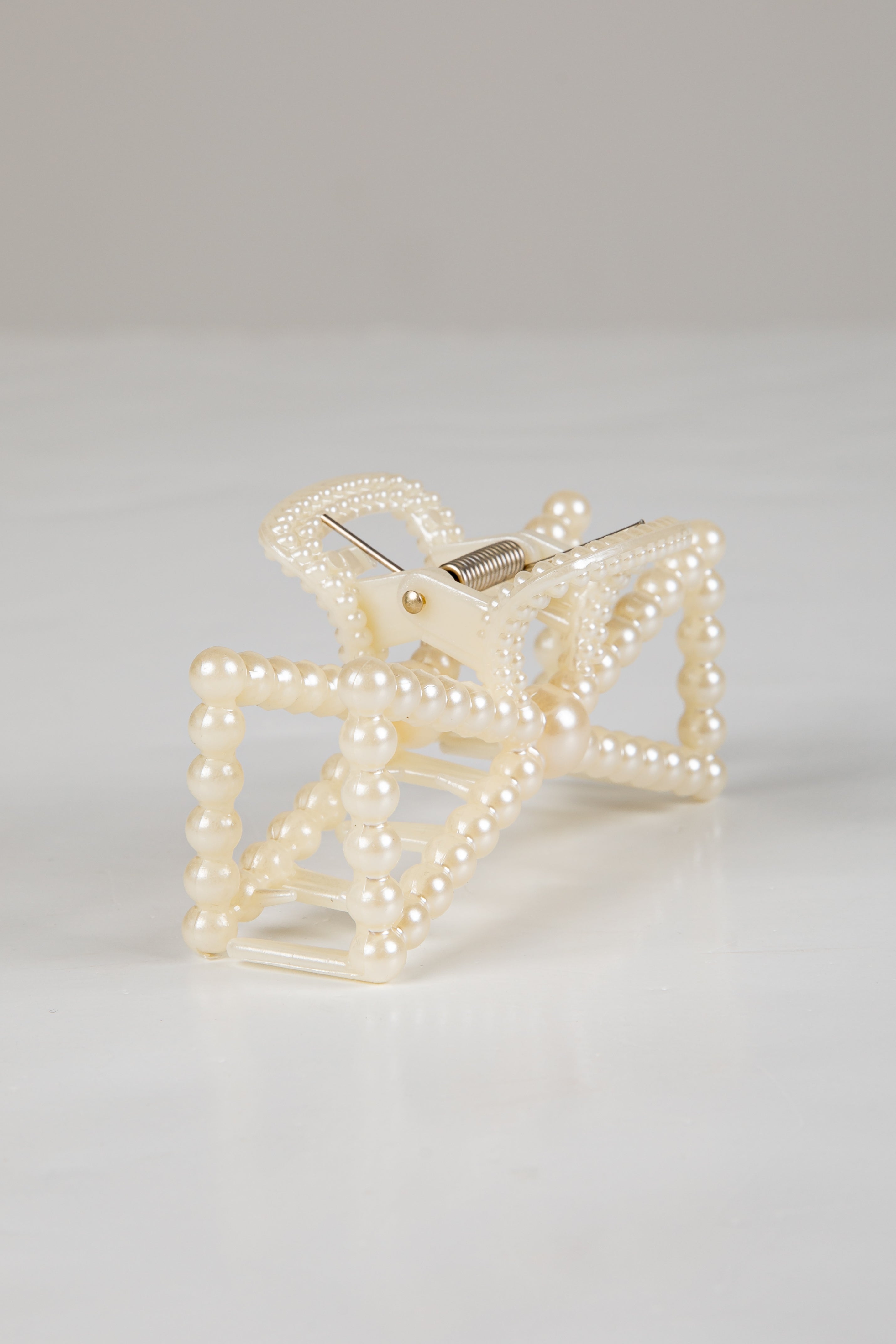 Julianna Pearl Bow Claw Hair Clip